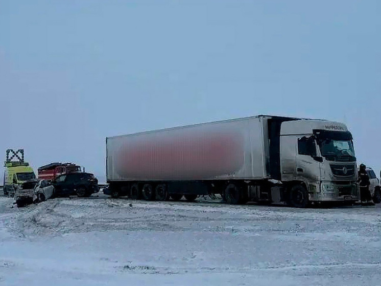 Липецкая трасса М4 парализована из-за массовой аварии 9 машин