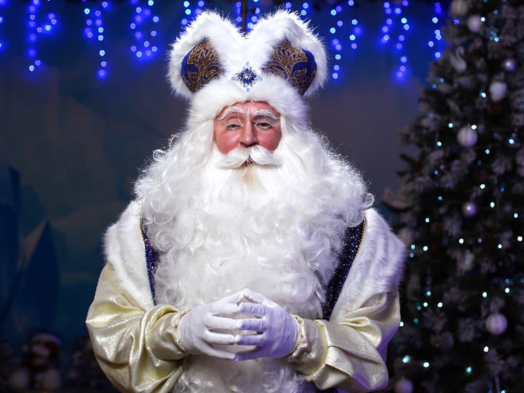 Алтайский Дед Мороз поздравил жителей региона с наступающим Новым годом