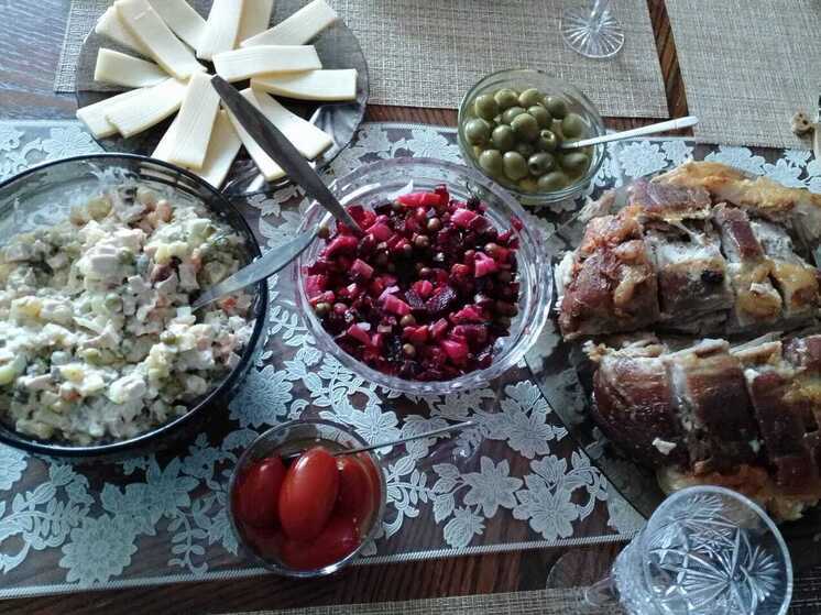 Нутрициолог Яся Баринова дала рецепт новогоднего салата оливье на новый лад