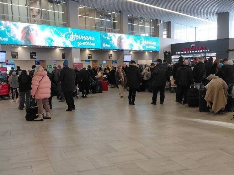 Прокуратура взяла на контроль задержку 21 рейса в Храброво