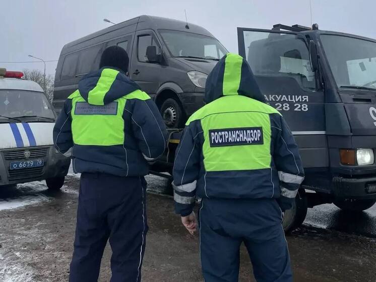В Ленобласти проверили работу такси и автобусов перед праздниками