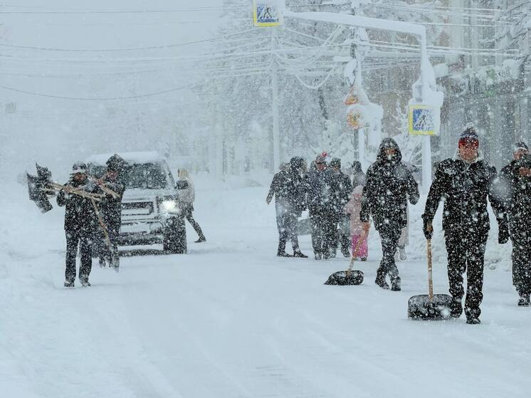 В Адыгее вводят режим ЧС из-за снегопада, прокуратура начала проверку системы ЖКХ
