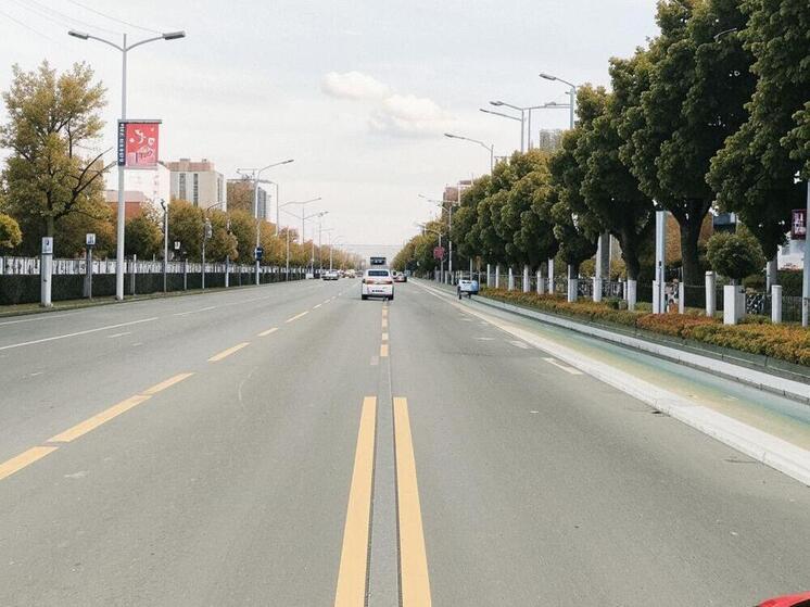 На проспекте Имама Шамиля в Махачкале появилась полоса для общественного транспорта