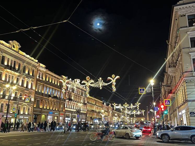 Ограничения на движение транспорта ввели в новогоднюю ночь в Петербурге