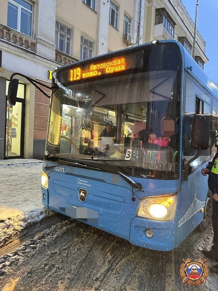 В Твери на водителей автобусов составили 18 административных материалов