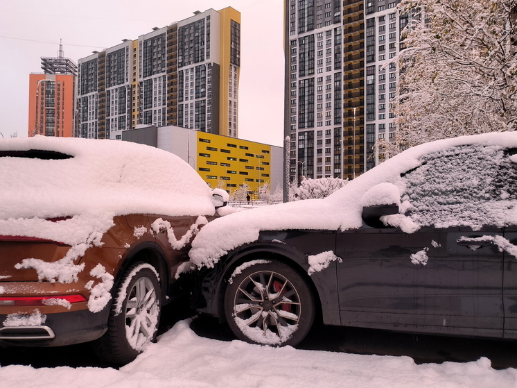 Китайский автомобиль протаранил Роллс-Ройс в Махачкале