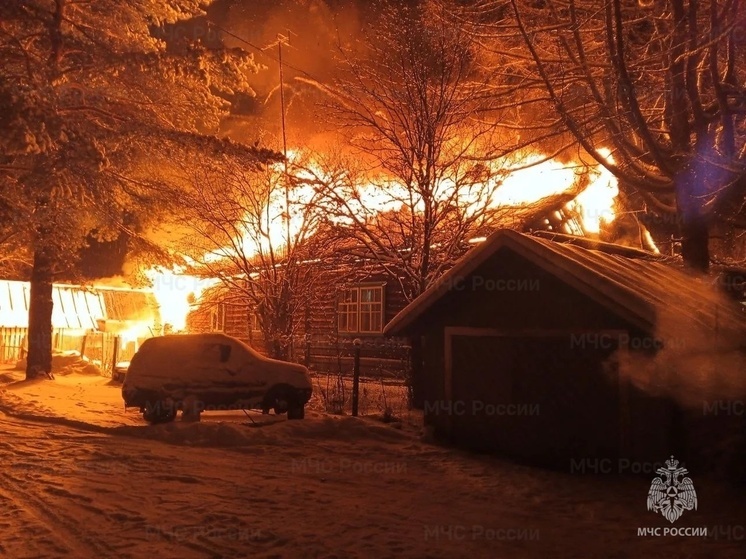   В Костромской области устанавливают виновника пожара в жилом доме в Якше