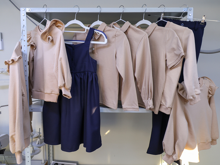 Утвержден первый общероссийский стандарт на школьную форму