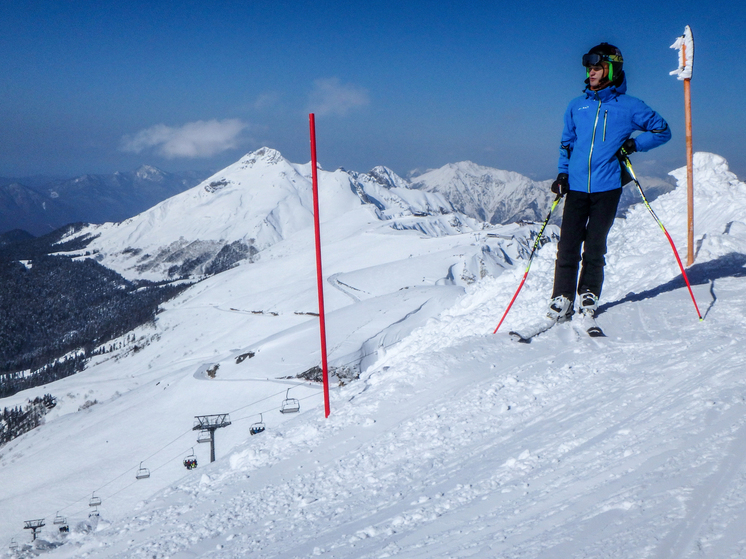 10-летнюю девочку накрыло лавиной на Красной Поляне