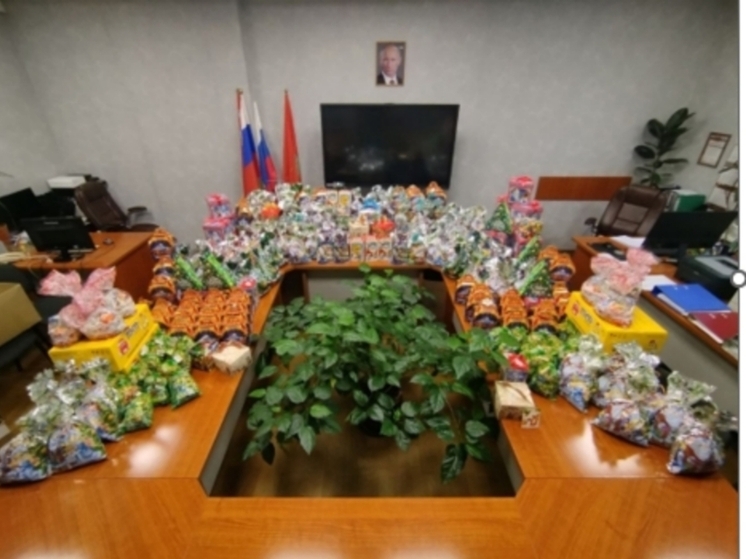 В Гусеве детям из сел подарили новогодние подарки