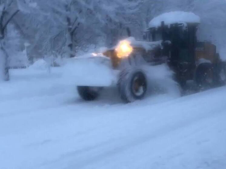 Мужчина погиб под обрушившейся из-за снега крышей в Майкопе