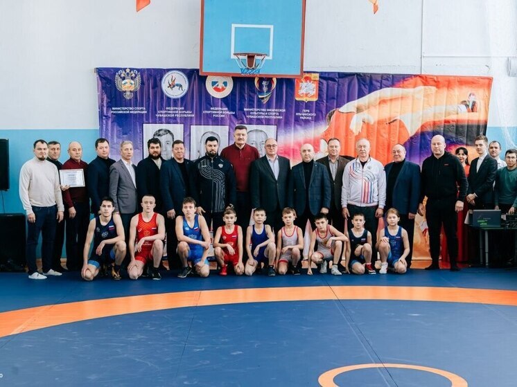 В Чувашии сельская школа получила новые борцовские ковры