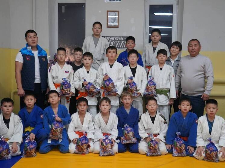 Теннисисты Калмыкии завершили год победами