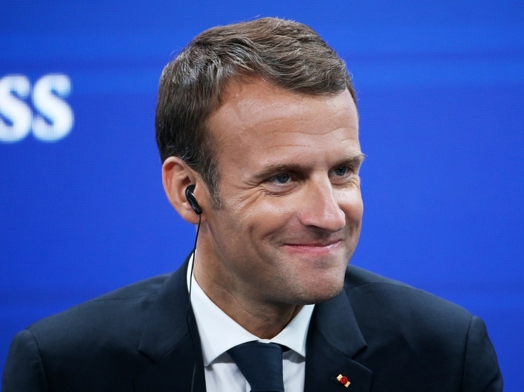 Во Франции детям до 15 лет запретят соцсети в 2026-м