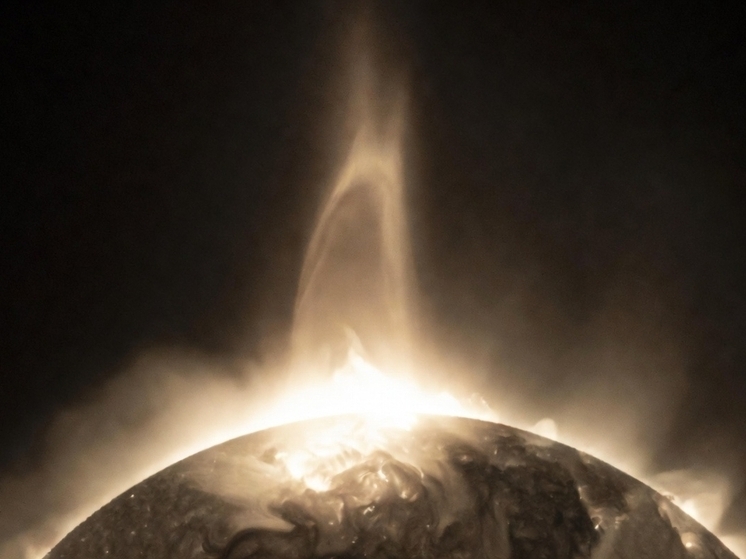 Астрономы зафиксировали мощнейшую солнечную вспышку