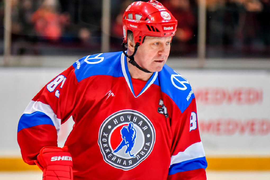 1 января одному из самых заслуженных отечественных хоккеистов, олимпийскому чемпиону, шестикратному чемпиону мира и восьмикратному чемпиону Европы Василию Первухину исполнилось 70 лет