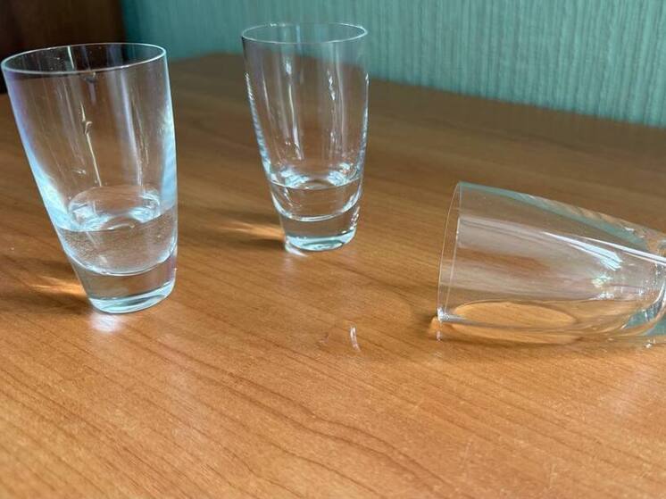 Подготовка к праздничному застолью начинается за несколько дней до первого тоста. Об этом редакции «МК в Мурманске» рассказал владелец и директор компании по производству антипохмельных БАДов Константин Куликов. По его словам, уже за один–два дня до праздника стоит поддержать печень с помощью гепатопротекторов и витаминных комплексов, чтобы снизить нагрузку на организм.