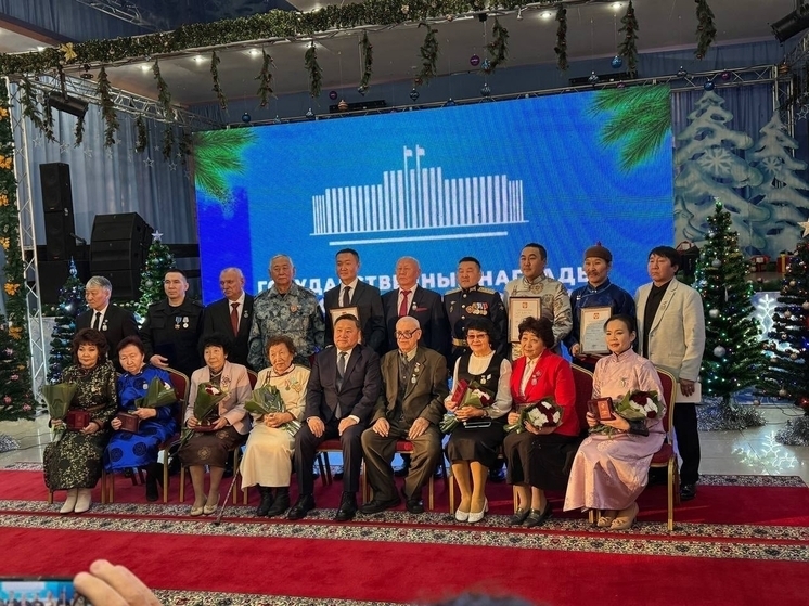 Тува: солисты фолк-группы "Хуун-Хурту" награждены благодарностью Президента России