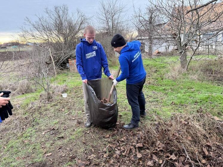 Пензенские волонтёры оказали адресную помощь пожилому жителю Токмака