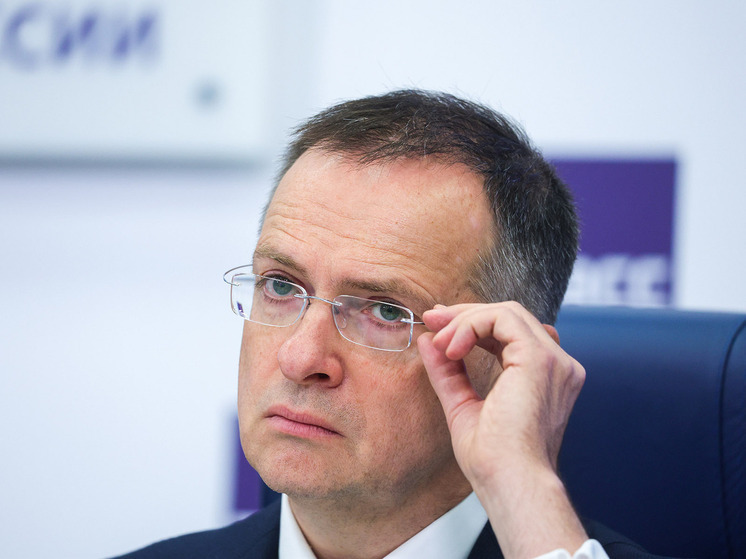 Новый руководитель Союза писателей России Владимир Мединский 31 декабря неожиданно вспомнил гостя из Великобритании, которого звали на первый Съезд литераторов, проходивший в Доме Союзов с 17 августа по 1 сентября 1934 года