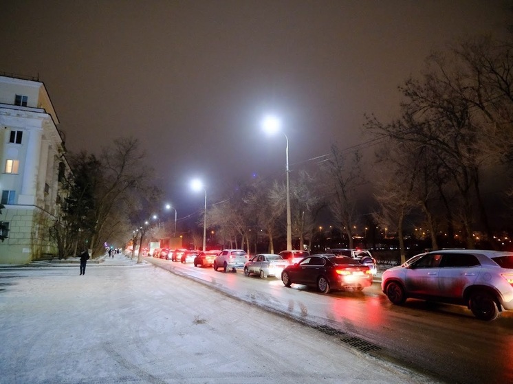 Волгоградцам напомнили о замене ранее продленных водительских удостоверений