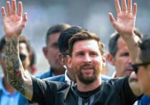 Аргентинская футбольная ассоциация в состоянии кризиса накануне чемпионата мира из-за загадочной виллы и обвинений в незаконных финансовых операциях.