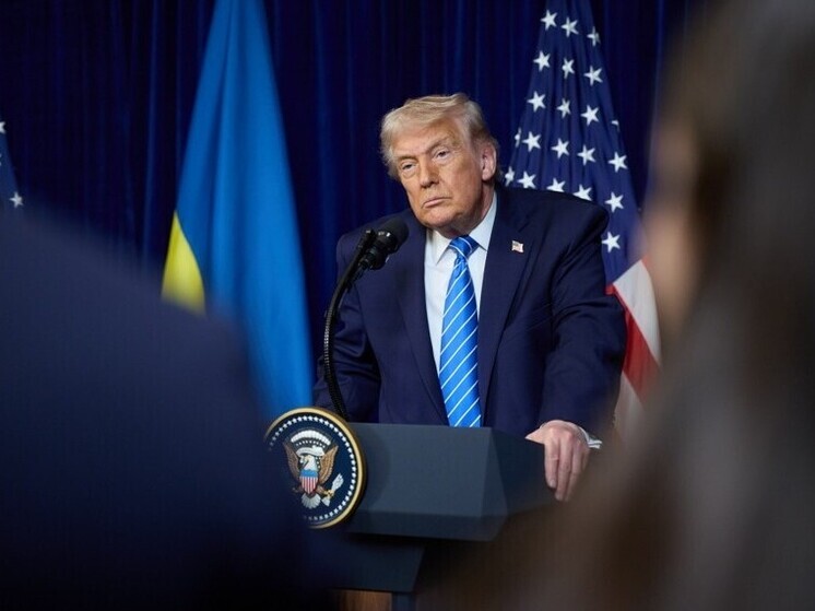 В международной политике назревает потенциально тектонический сдвиг, способный перечеркнуть десятилетия послевоенного устройства. Согласно анализу, проведенному American Thinker (статью перевели ИноСМИ), администрация президента США Дональда Трампа рассматривает кардинально новый подход к затянувшемуся украинскому конфликту. 