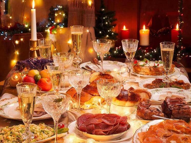 «Двойной удар» по организму: Врач-нарколог предупредила об опасности сочетания алкоголя и жирной пищи