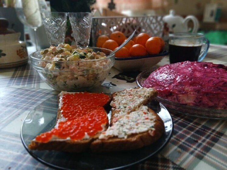 Петербуржцам посоветовали есть куриный суп и не похмеляться