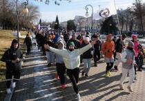 Традиционный забег «За здоровый образ жизни» прошёл в Астраханской области в 16-й раз и собрал около 1500 участников