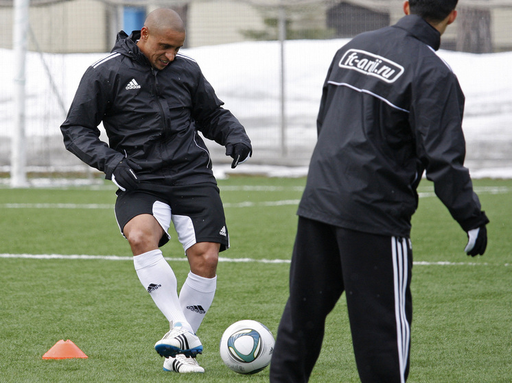 Роберто Карлос заявил, что операция на сердце была запланированной