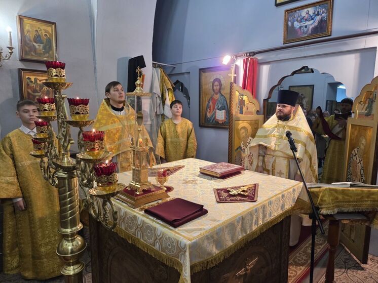 Православная молодёжь Улан-Удэ встретила Новый год на ночной миссионерской литургии