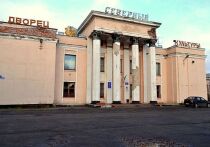 Пока огни мегаполисов разгораются всё ярче, ослепляя новыми небоскребами и торговыми центрами, где-то на просторах России медленно угасают города, некогда столь же прогрессивные, а теперь обреченные на забвение