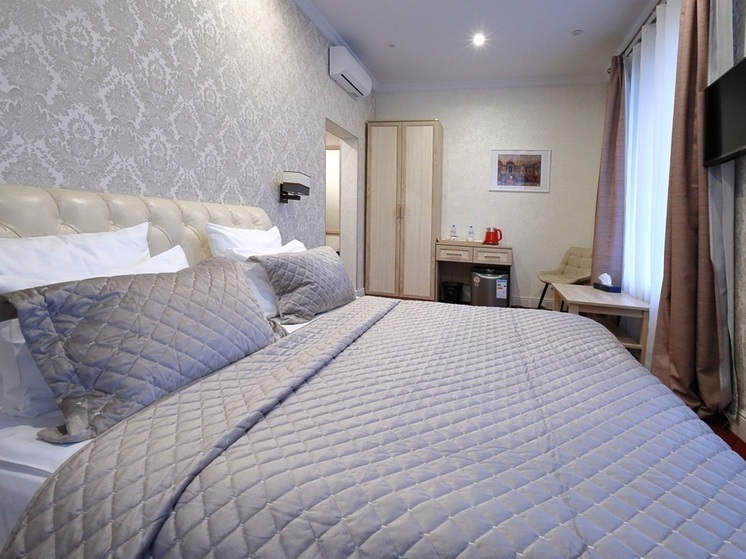 Медик дала несколько полезных советов
Длинные выходные и праздники являются настоящим испытанием для человеческого организма, так как мало того, что сопровождаются поеданием не слишком полезной еды и застольями, так ещё и сбивается суточный ритм