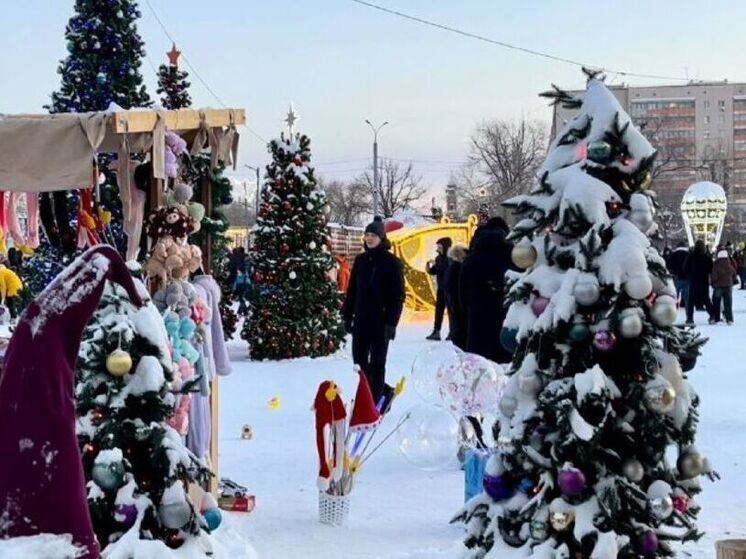 Новогодний городок в центре Оренбурга работал до 4 утра и стал центром праздника