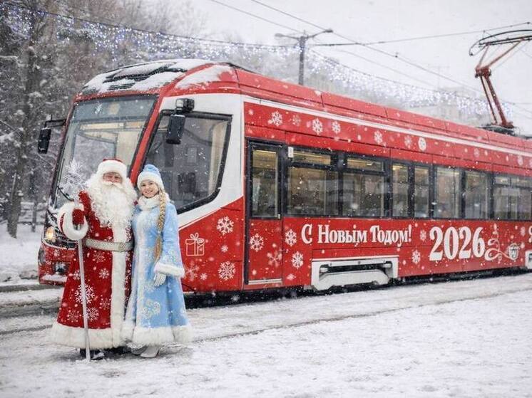 В Казани запустили «Волшебный трамвай Деда Мороза»