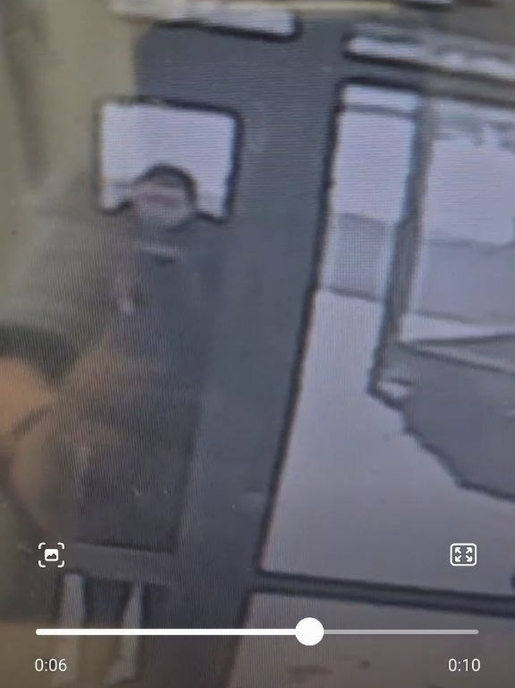 В Новосибирске у магазина напали на 15-летнюю школьницу