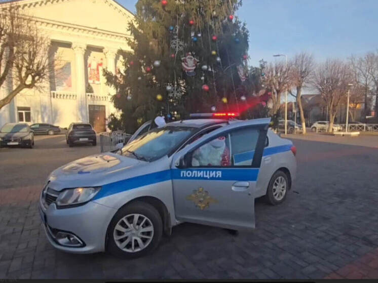 Дед Мороз и ГИБДД поздравляют автолюбителей в Калининградской области