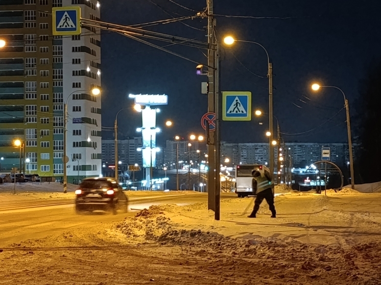 За приведённый в порядок новогодний город поблагодарили коммунальщиков жители Орла