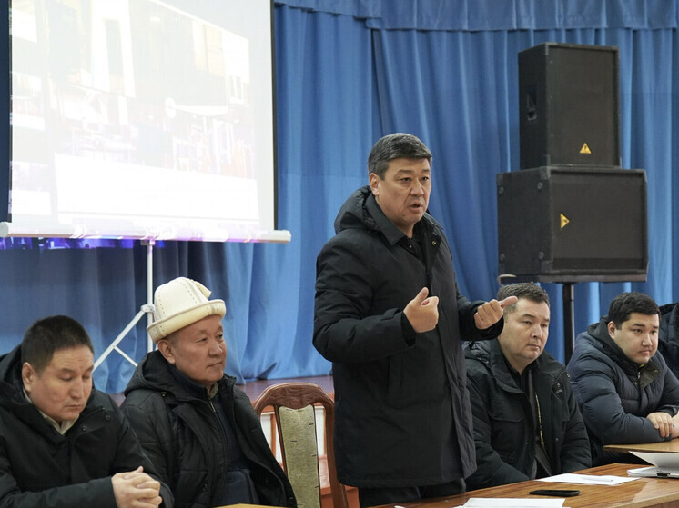 В Джалал-Абадской области обсудили будущее Майлуу-Сууйского завода