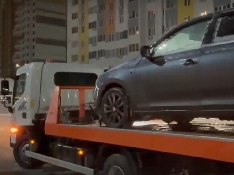 В Курске автомобили нарушителей парковки эвакуировали в новогоднюю ночь