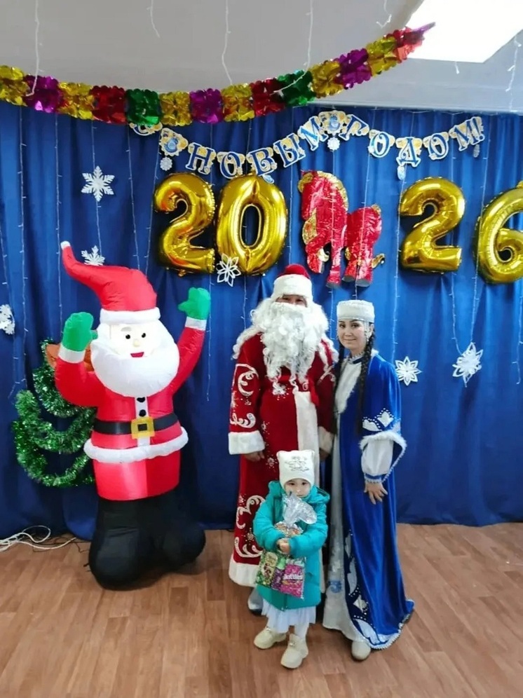 В Калмыкии провели елку для детей участников СВО