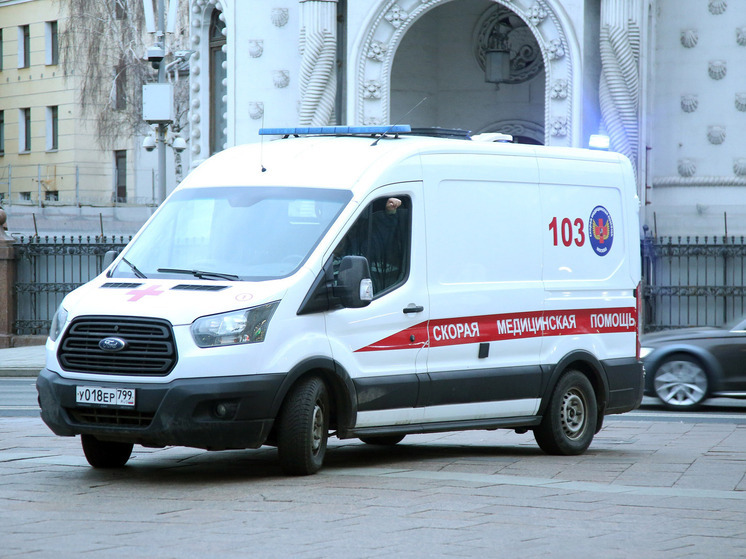 В Белорецке женщина врезалась в автомобиль и наехала на человека