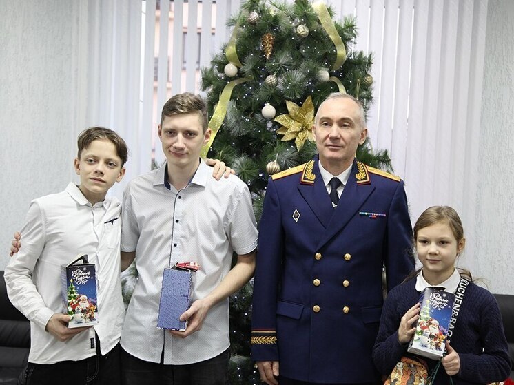 Глава тульского СК Владимир Усов исполнил новогоднее желание девочки