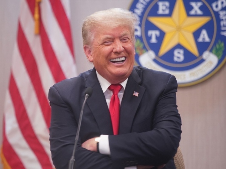 Американист Дудаков: Трамп устраивает скандалы со звездами, потому что аудитории это нравится