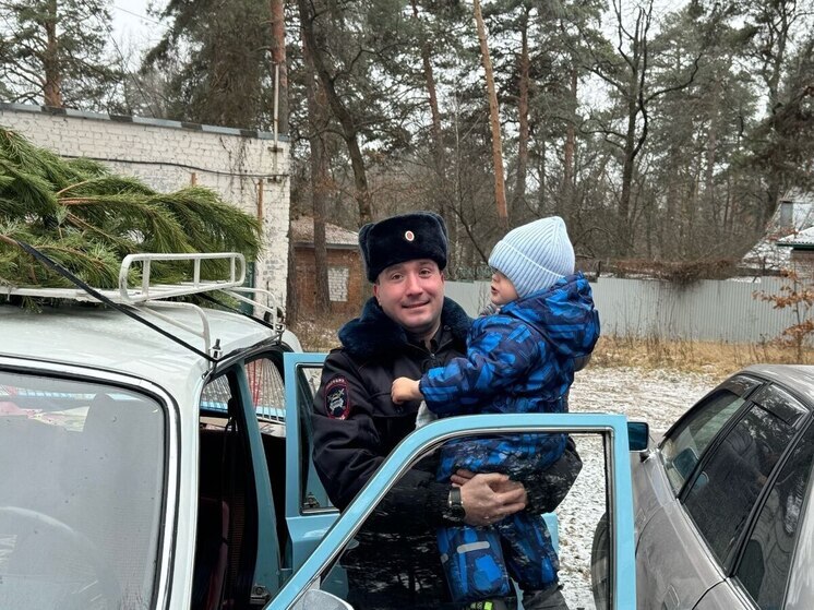 Новогодний праздник для детей прошёл в Воронежском специализированном доме ребёнка