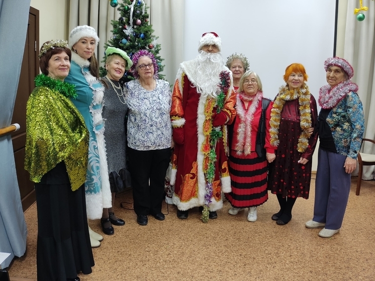 Акция «Дед Мороз специального назначения» согрела сердца пожилых кировчан