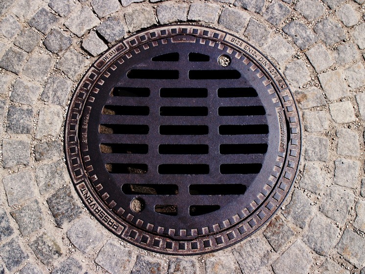 Эксперт по ЖКХ предупредил воронежцев о крупных штрафах за засорение канализации