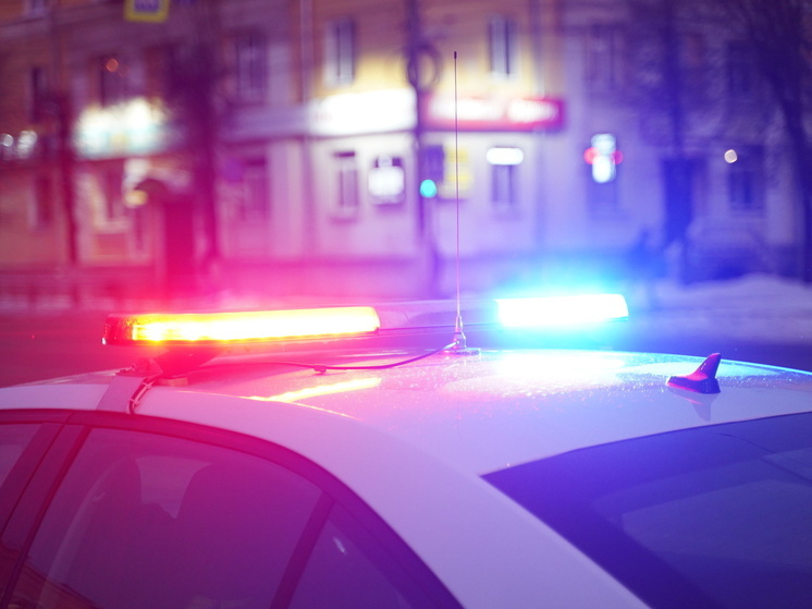 На М-11 под Тверью машина влетела в отбойник