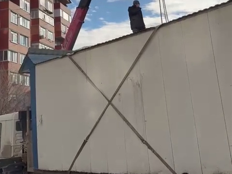 В Махачкале продолжают демонтировать незаконные торговые объекты